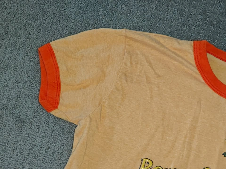 University of Calgary Bermuda Shorts Day BSD Shirt - Fits Small - photo 3