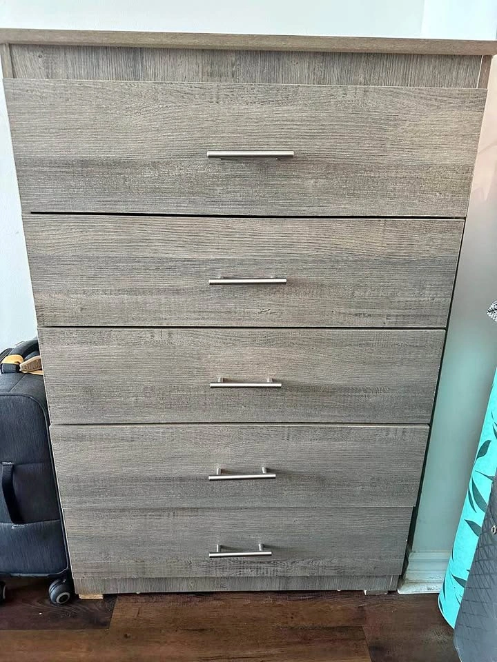 Chest of drawers