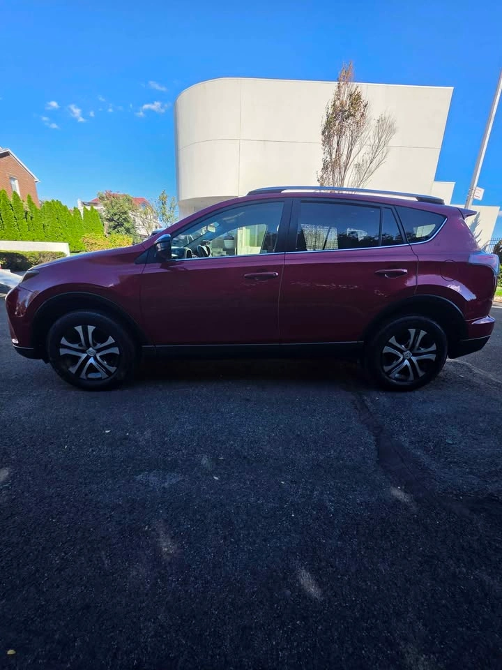 2016 Toyota RAV4 LE Sport Utility 4D - photo 2