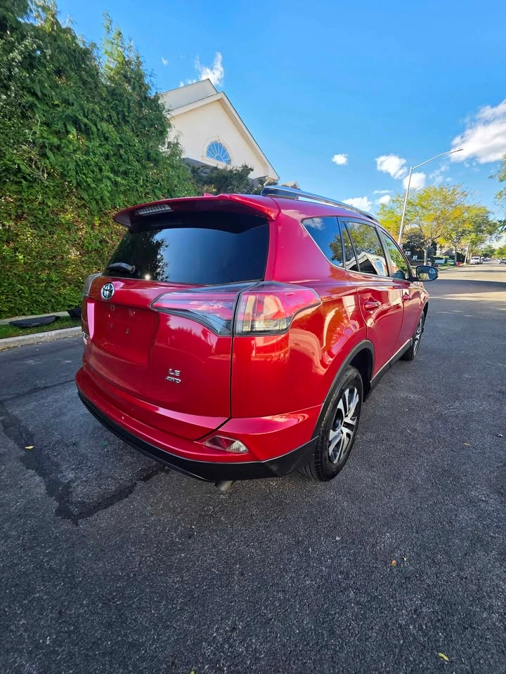 2016 Toyota RAV4 LE Sport Utility 4D - photo 5