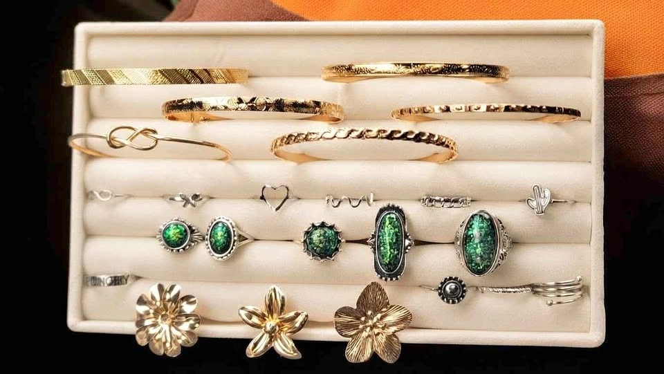 Aesthetic Jewelry Organizer Box with Accessories