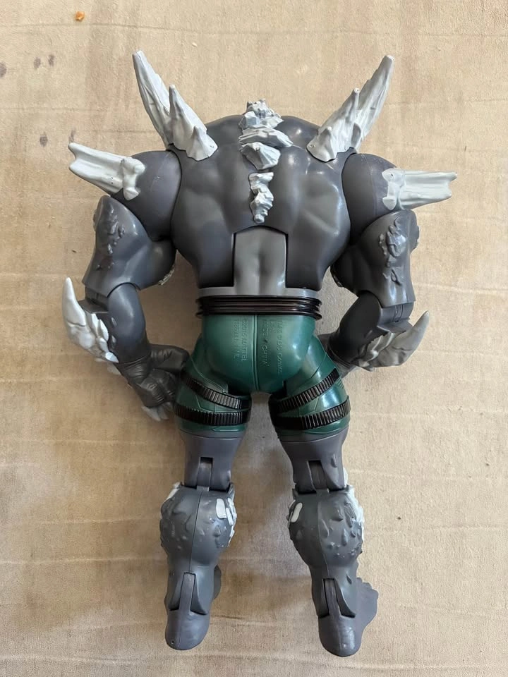 Doomsday Build-A-Figure (BAF) Mattel DC Universe Classics - photo 2