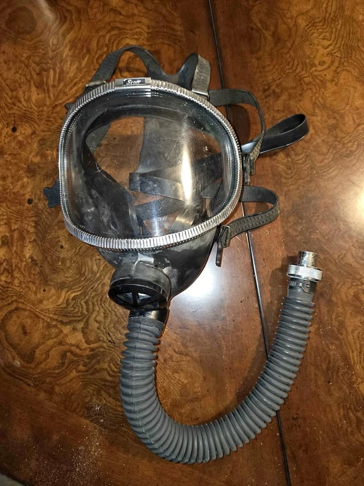 Vintage Scott Firefighter Breathing Mask / SCBA Facepiece