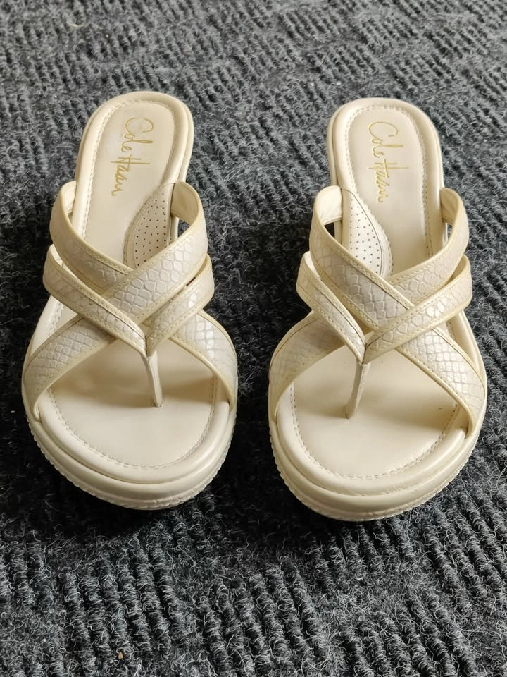 Women Cole Haan Nike Air Wedge Flip Flop Sandals Size 6.5 - photo 4