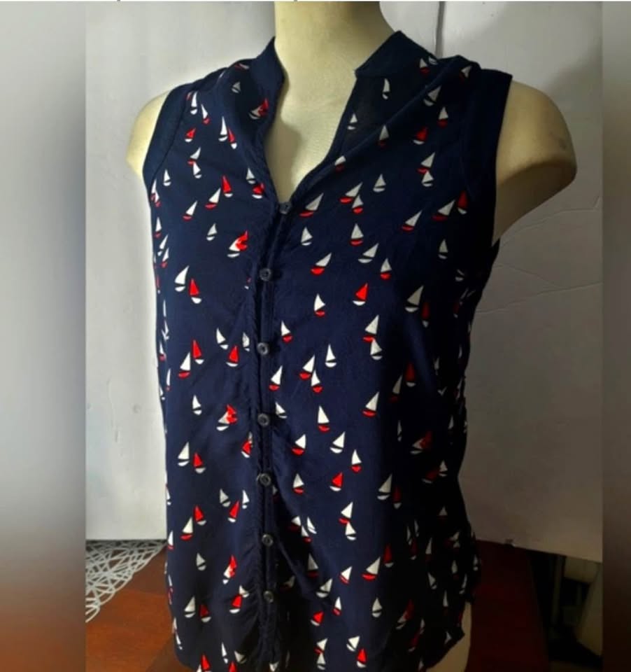 Tommy Hilfiger Woman's Sleeveless Light Summer Top Size M - photo 2