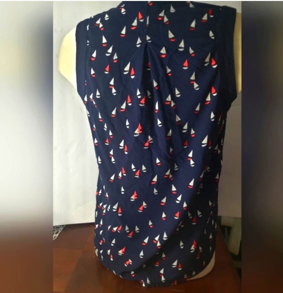 Tommy Hilfiger Woman's Sleeveless Light Summer Top Size M - photo 3