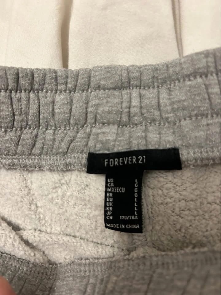 Forever 21 Grey shorts - photo 2