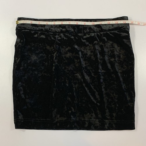 GUESS Crushed Velvet Mini Skirt Medium Black Stretch Velour - photo 2