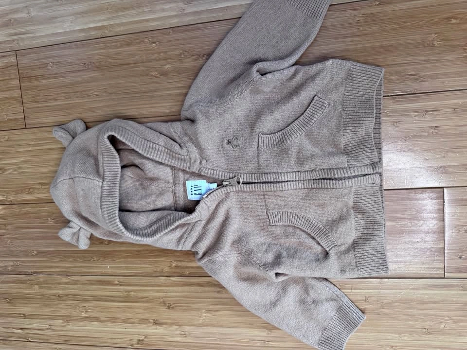 Baby Gap Bear hoodie knit. Size 0-3 months