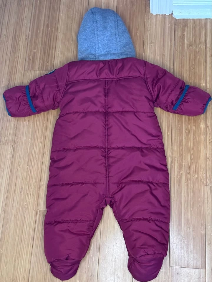 Snowsuit size 3-6 months - photo 2