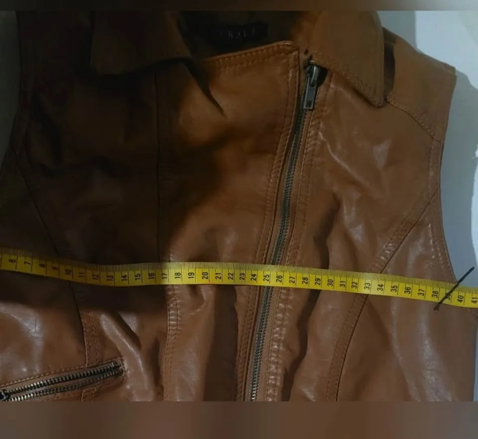 UK2LA Brown Leather Vest Classic Sleeveless Design image indicator(7)