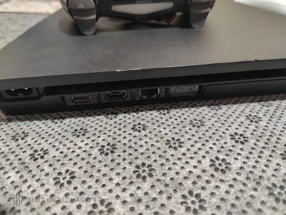 PlayStation 4 Slim 500GB Console - photo 2