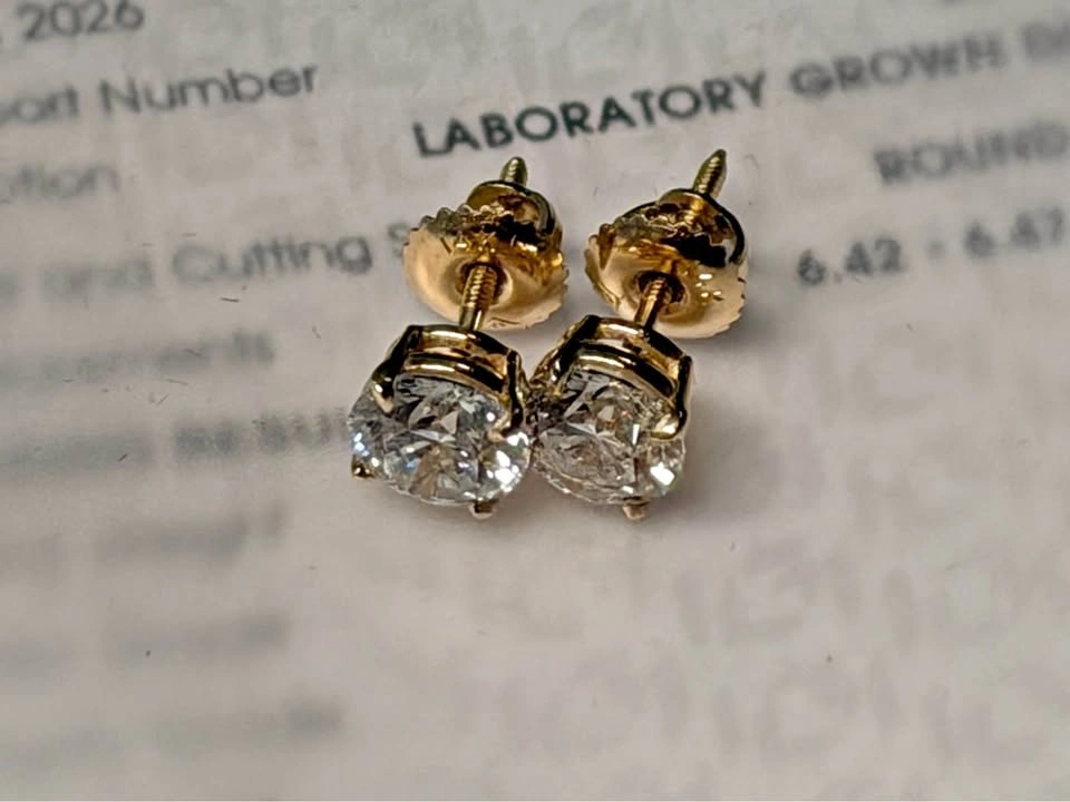 2CT Lab Grown Diamond Stud Earrings – E VS1 IGI Certified