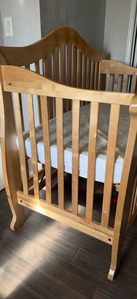 Wooden Baby Crib - photo 2