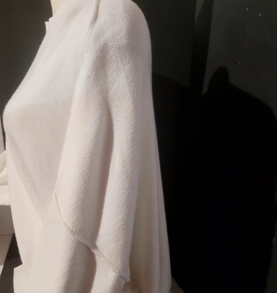 New Viscose mix Oversize Dex Cream Women's Sweater Size M - photo 3