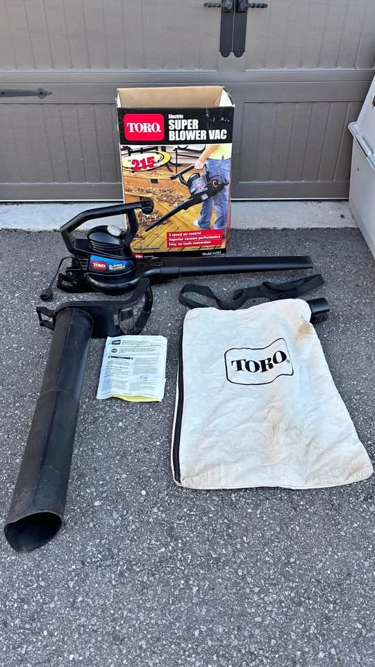 Toro 3 in 1 leaf blower / vac / mulcher *corded electric*