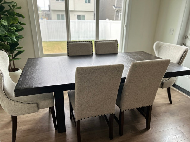 Moving sale - Dining Room Set - photo 3