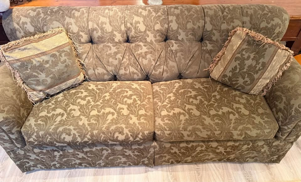 Green couch - photo 2