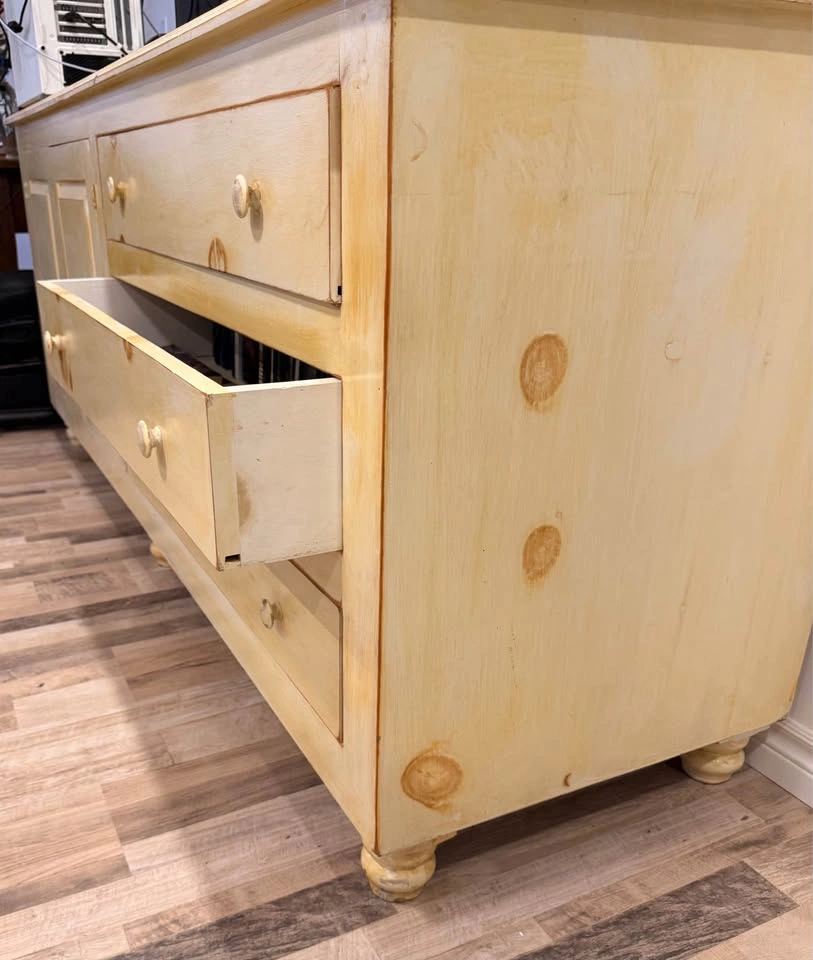 Large white antique dresser - photo 3