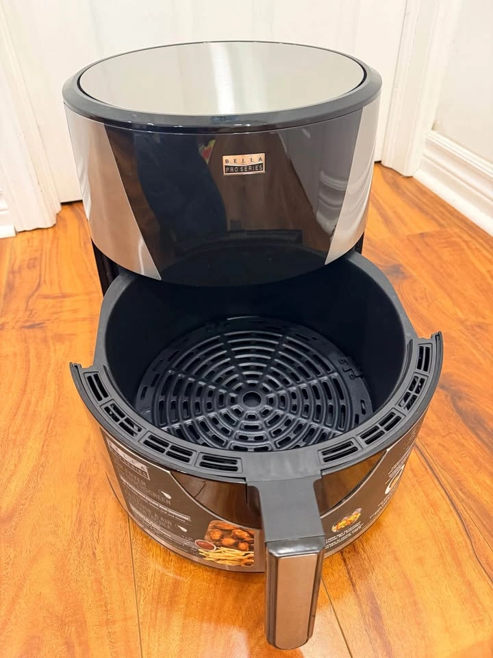 NEW Bella Pro Series 8 QT Air Fryer (One time used) - photo 5