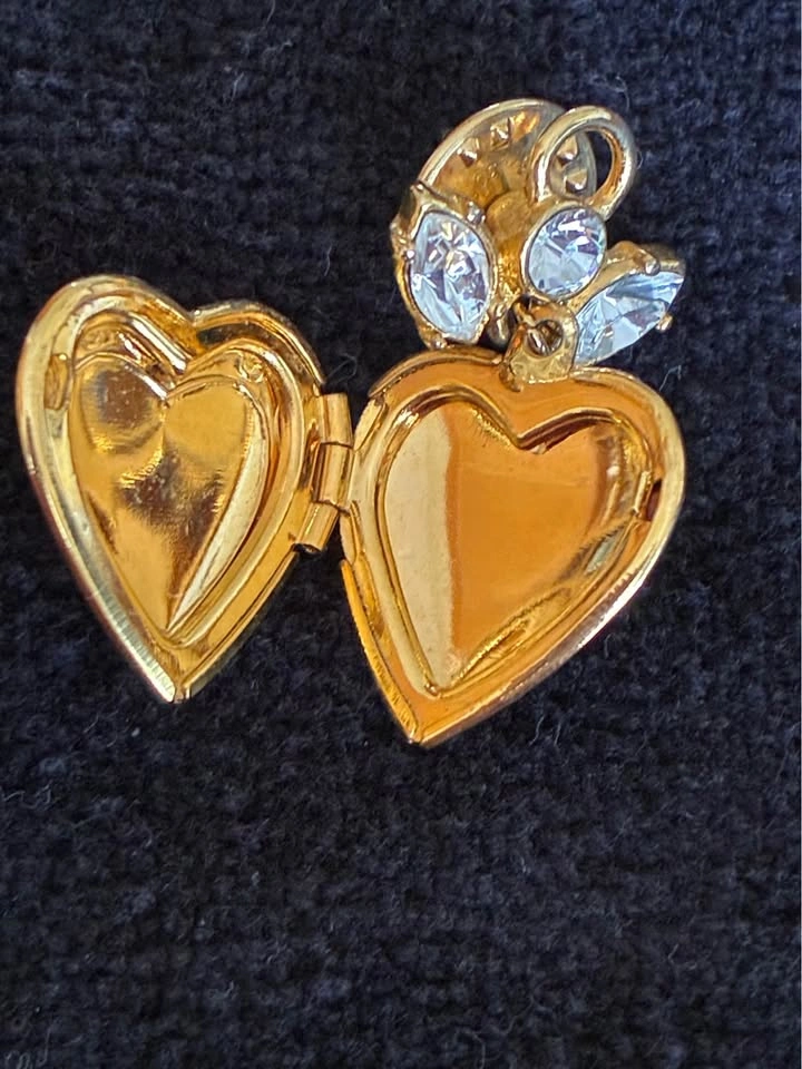 Vintage B.A. Ballou Gold-Tone Rhinestone Heart Locket Pin - photo 2