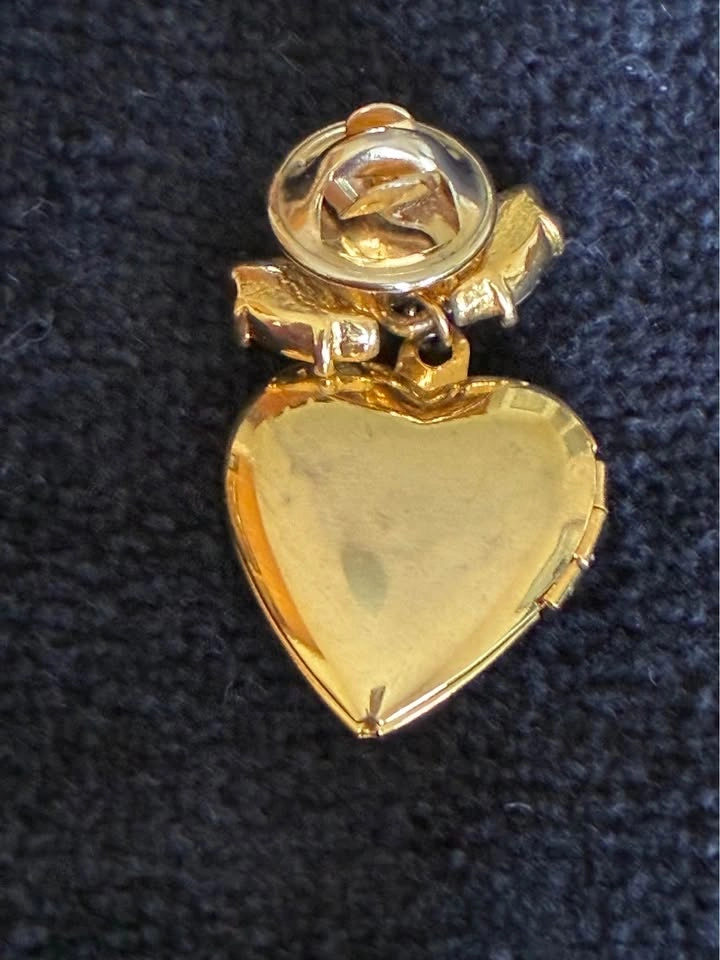 Vintage B.A. Ballou Gold-Tone Rhinestone Heart Locket Pin - photo 3