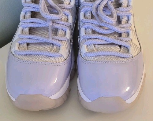 Air Jordan 11 Retro Low Pure Violet Womens SZ 6.5 - photo 2