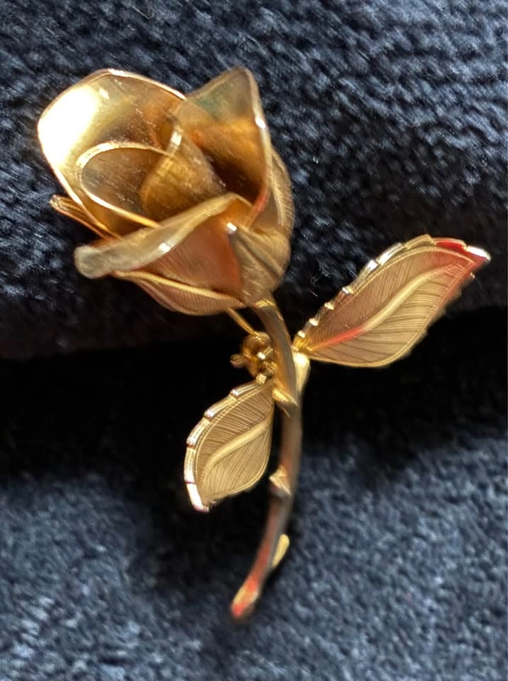 Vintage Mid-Century Brushed Gold-Tone Rose Brooch Pin - photo 2