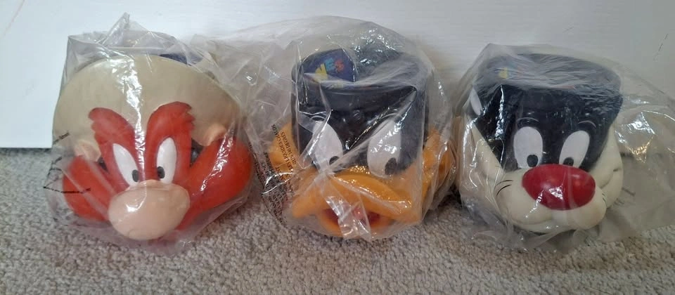 Sealed Looney Tunes Plastic Character Mugs: 1992 KFC/Warner Bros