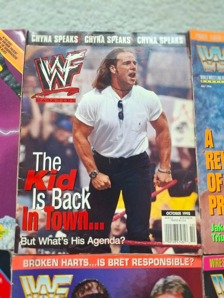 7 Vintage WWF Magazines (1990-2001) – Hogan, Hart, Michaels, RVD - photo 2