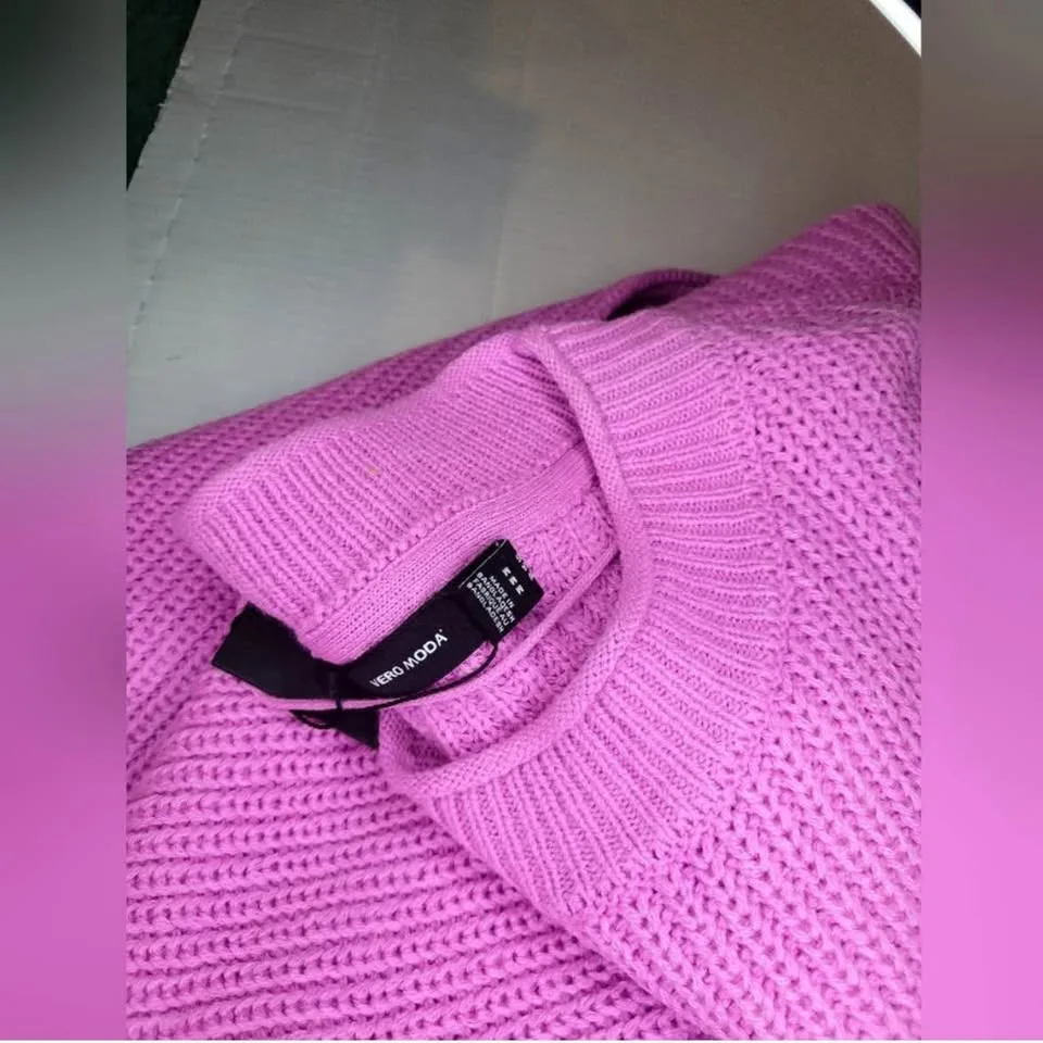 Vero Moda Lilac Cowl Neck Sweater - Size M image indicator(3)