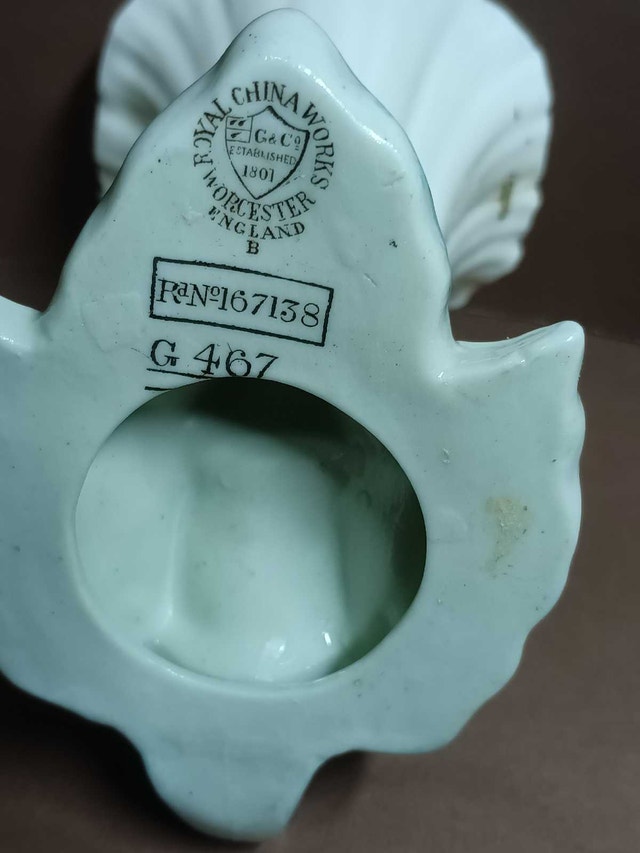 Grainger & Co Royal China Works Worcester Vase - photo 5