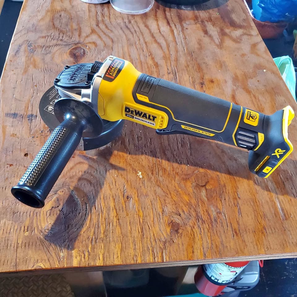 Dewalt grinder 20V XR