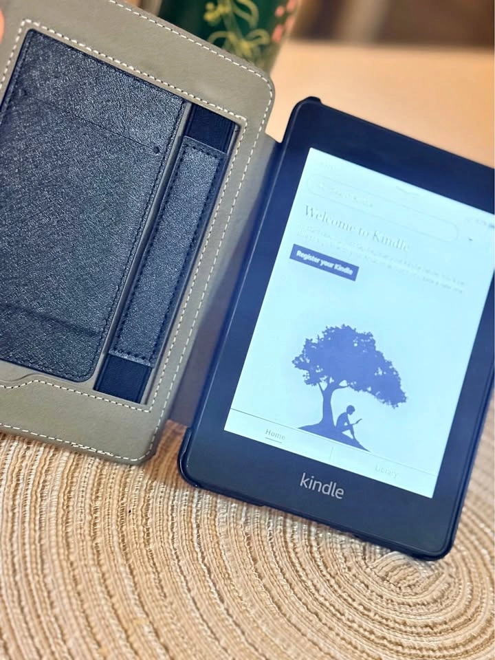 Amazon Kindle Paperwhite 10th Gen