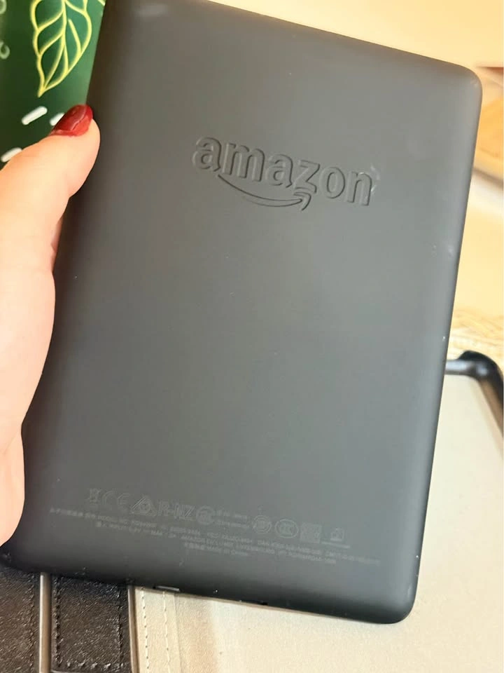 Amazon Kindle Paperwhite 10th Gen - photo 3