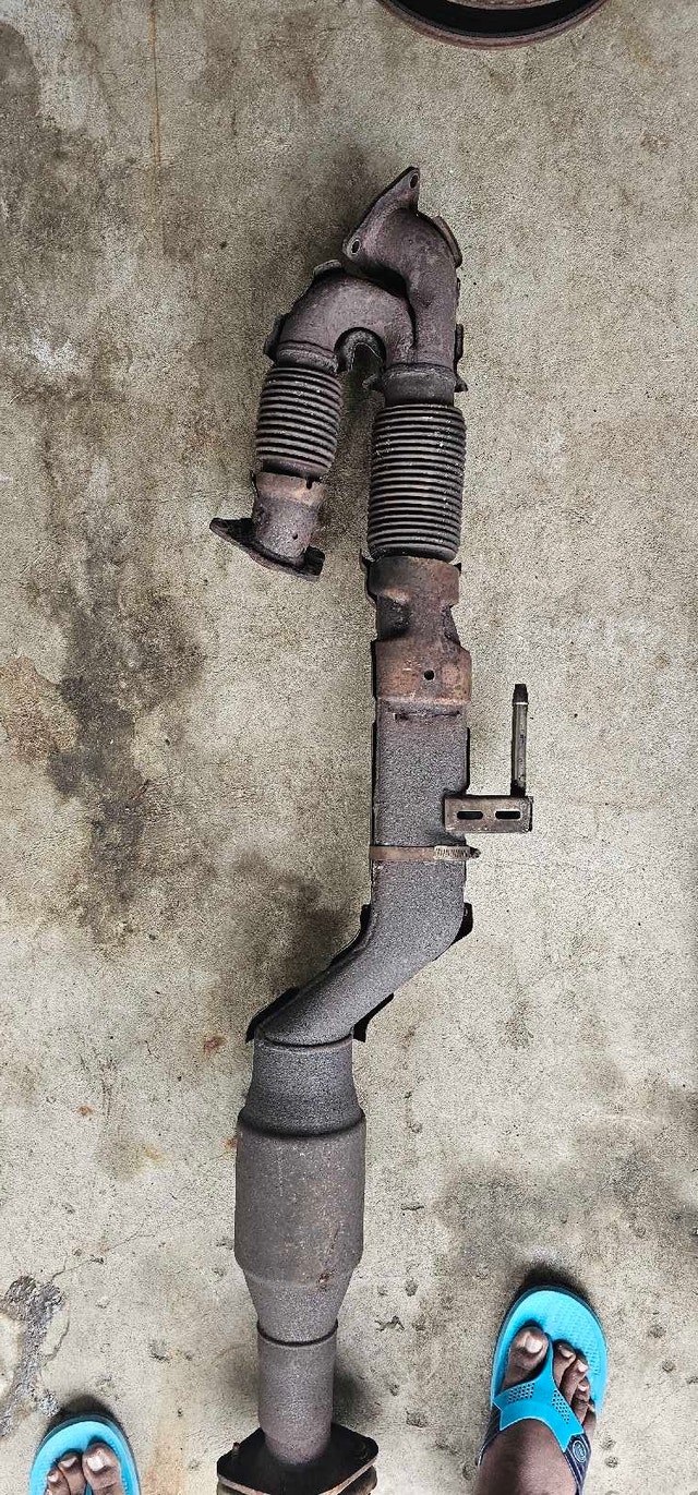 Exhaust flex pipe with Catalytic Converter