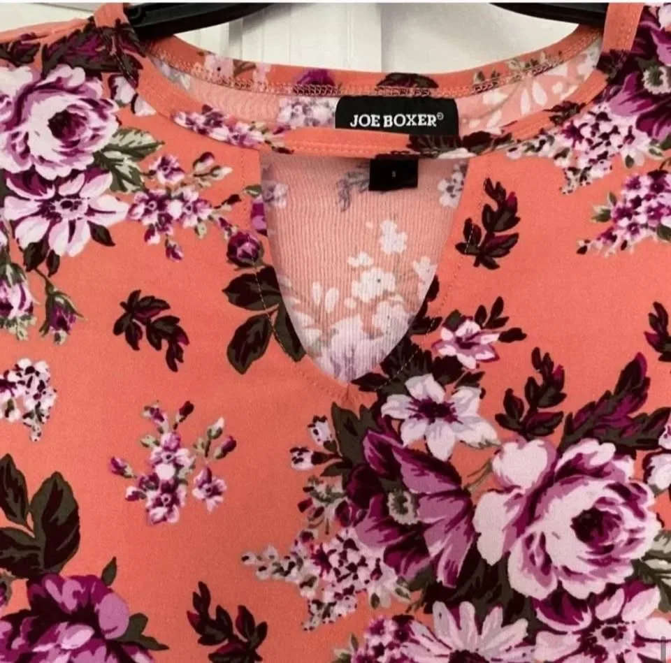 Joe Boxer Floral V-Neck Keyhole Top Size 1X image indicator(7)