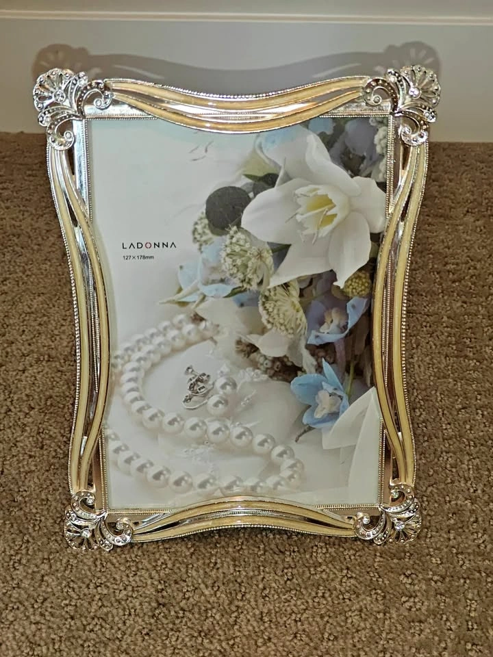 Ladonna Silver Ornate Metal Picture Frame – Fits 5x7 Photo
