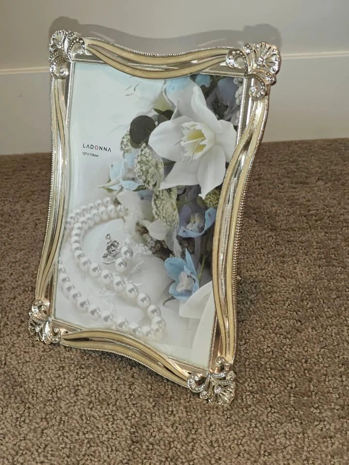 Ladonna Silver Ornate Metal Picture Frame – Fits 5x7 Photo - photo 2