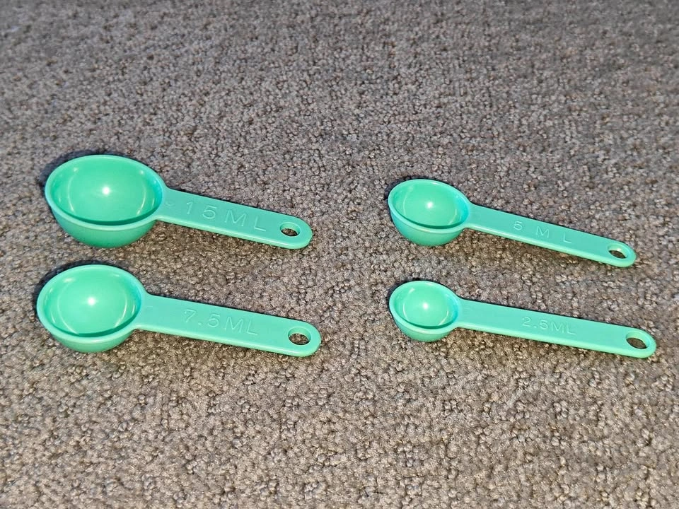 Set of 4 Measuring Spoons - 1 Tablespoon to 1/4 Teaspoon