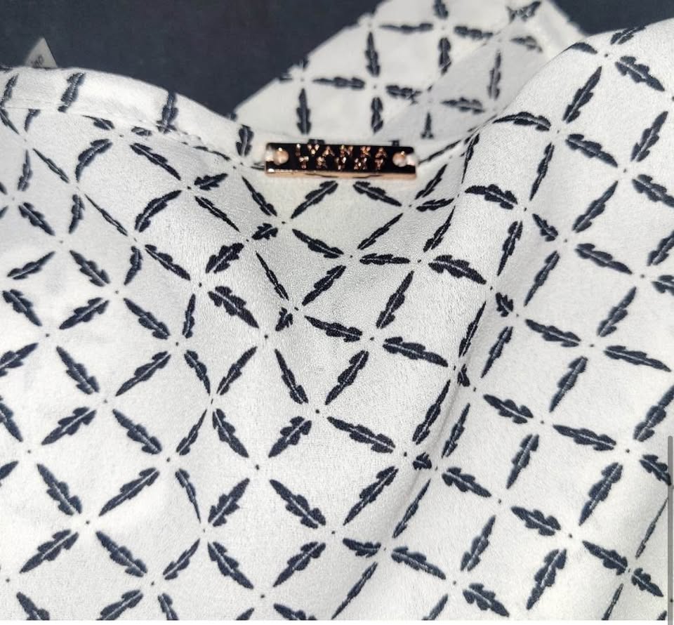 Ivanka Trump New White and Black Blouse Accent Sleeve With Tags - photo 4