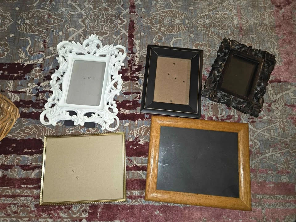 10 Picture Frame Variety Lot + Large Woven Wicker Storage Basket - photo 2