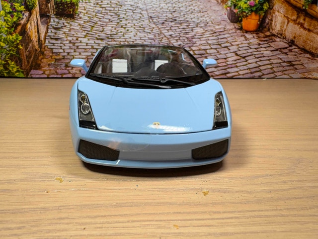 1:18 Brand New Lamborghini Gallardo Spyder Diecast Model - photo 2