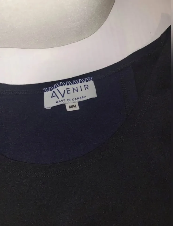 Avenir Designs Made In Canada Tuxedo Tunic Top Size M image indicator(4)