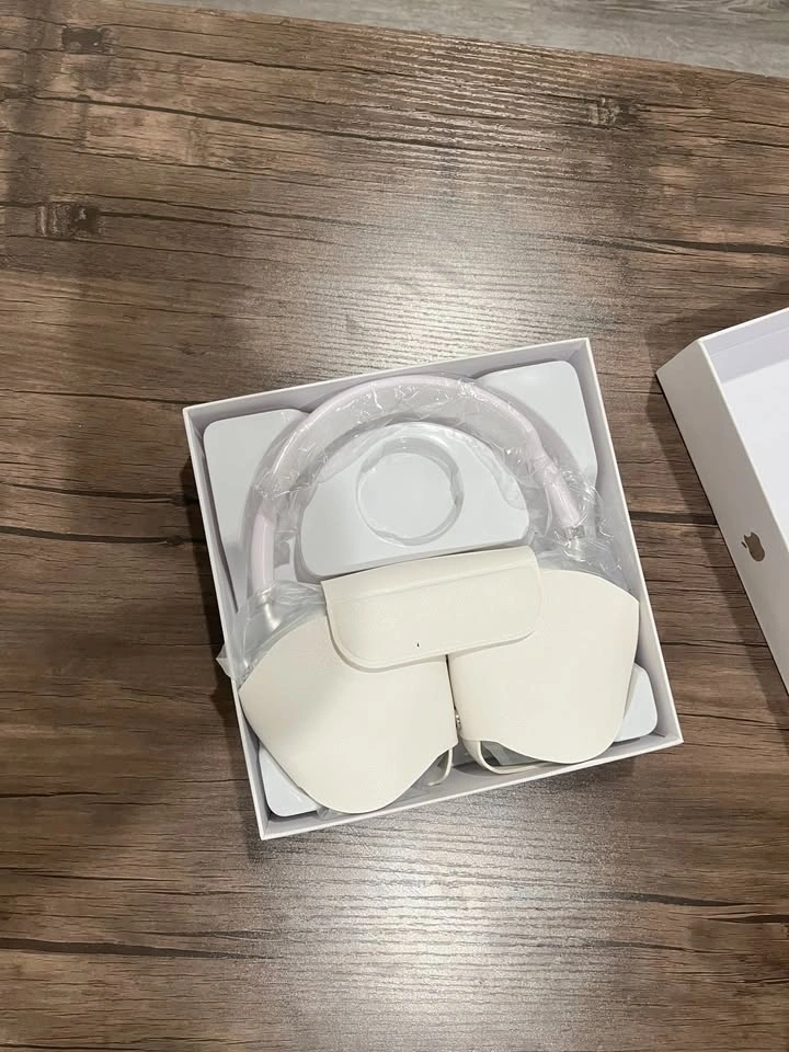 Brand New Apple AirPods Max – Sealed / Unopened - photo 2