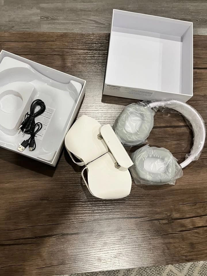 Brand New Apple AirPods Max – Sealed / Unopened - photo 3