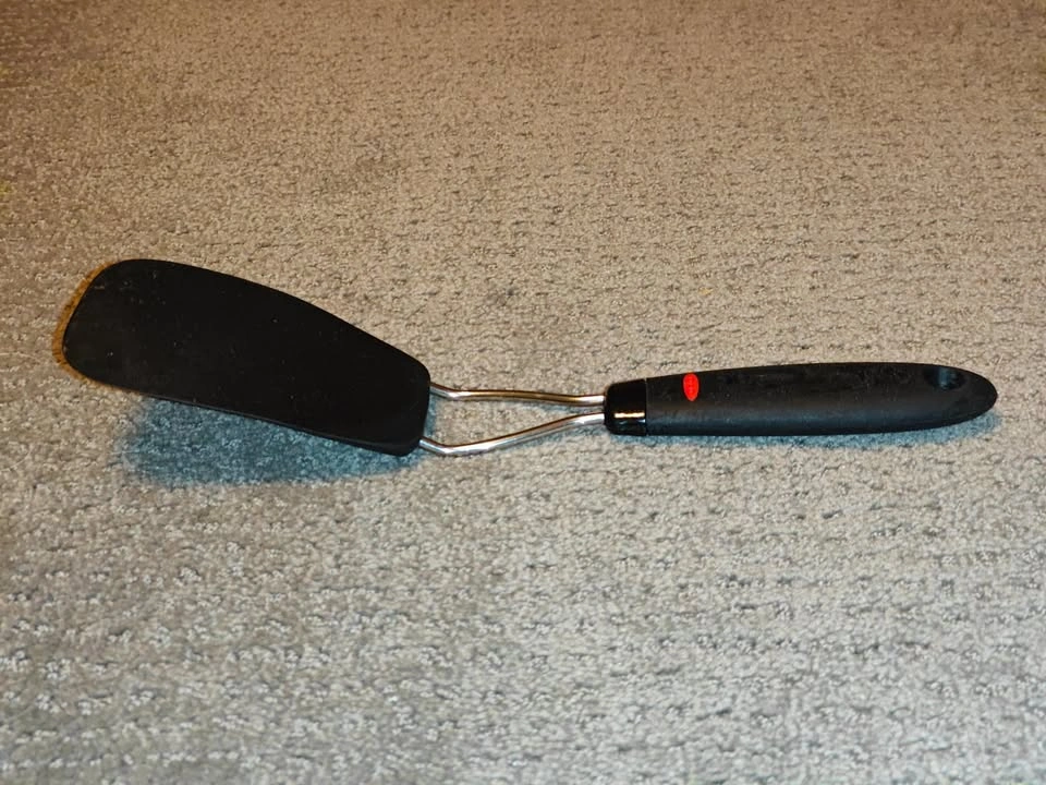OXO Kitchen Spatula / Turner (Used Condition) - photo 2