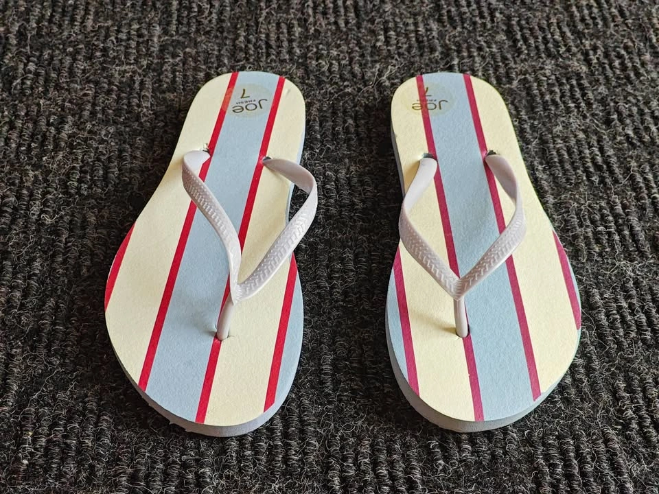 Joe Fresh Women Flip Flops Sandals / Slippers - Size 7 - photo 2