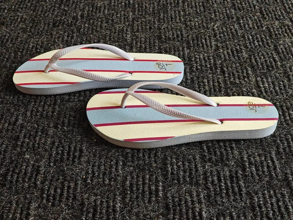 Joe Fresh Women Flip Flops Sandals / Slippers - Size 7 - photo 3