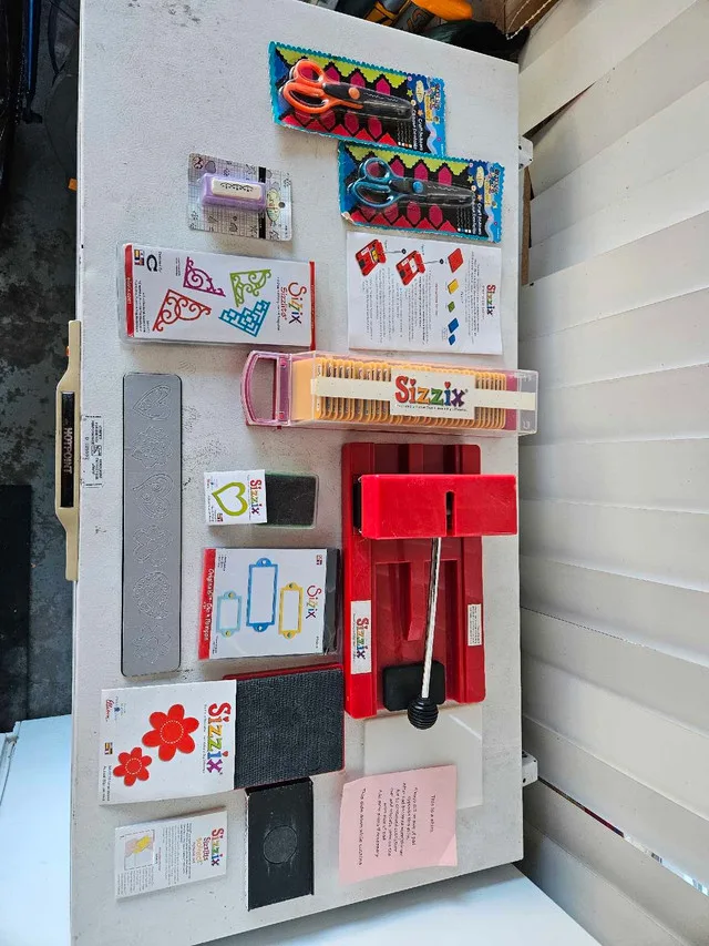 Sizzix Red die-cutter